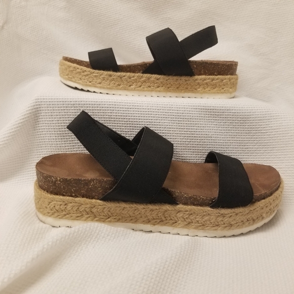 Steve Madden Shoes - Steve Madden Cybell Sandals